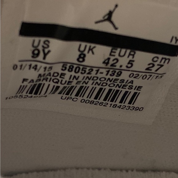 Nike Air Jordan 11 Retro Low GG in white and orange - Picture 8 of 8